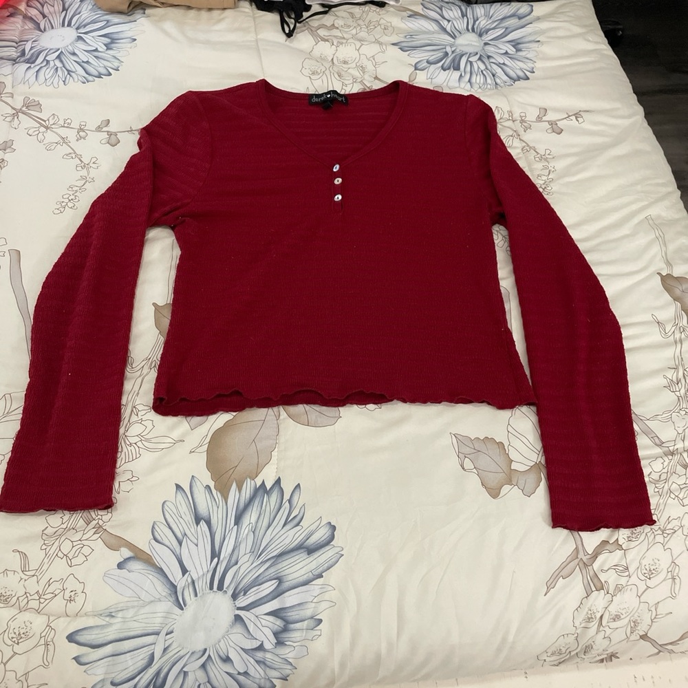 Red long sleeve cropped top